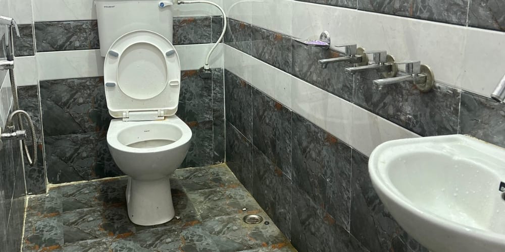 WhatsApp Image 2025-10-23 at 20.42.37 (1)